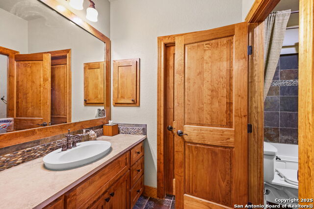 Listing photo id 24 for 27302 Felswand