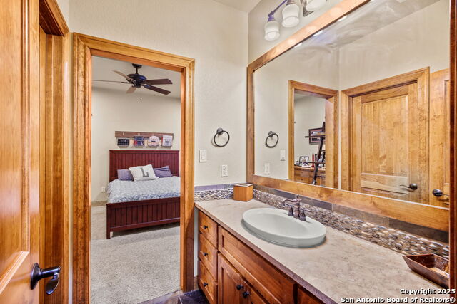 Listing photo id 25 for 27302 Felswand