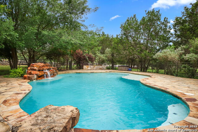 Listing photo id 42 for 27302 Felswand