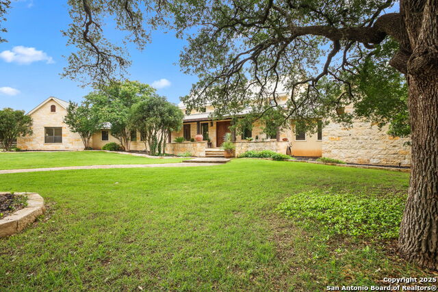 Listing photo id 3 for 27302 Felswand