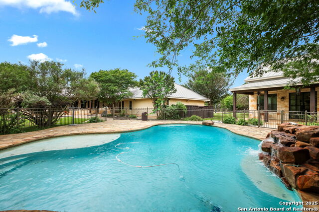 Listing photo id 48 for 27302 Felswand