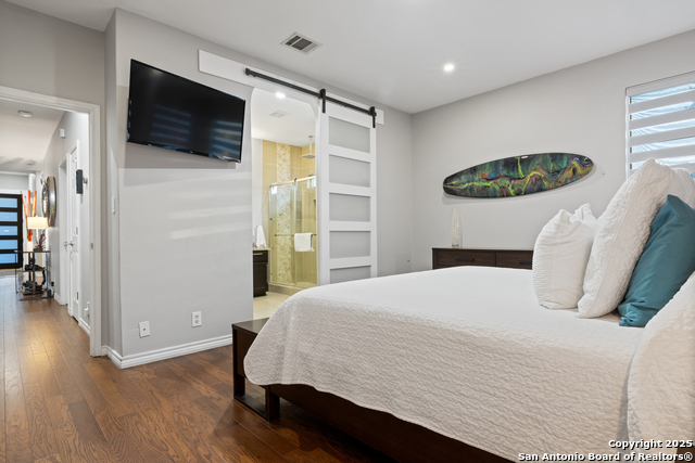 Listing photo id 13 for 5527 Arcadia Park