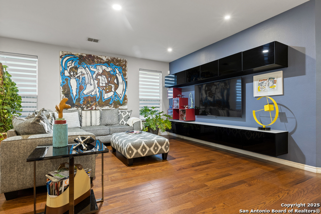 Listing photo id 0 for 5527 Arcadia Park