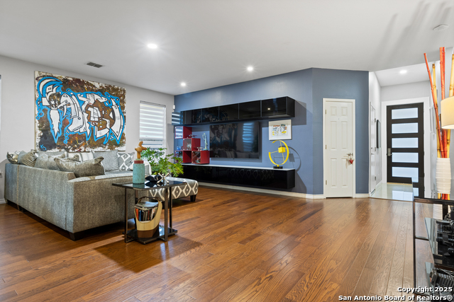 Listing photo id 1 for 5527 Arcadia Park