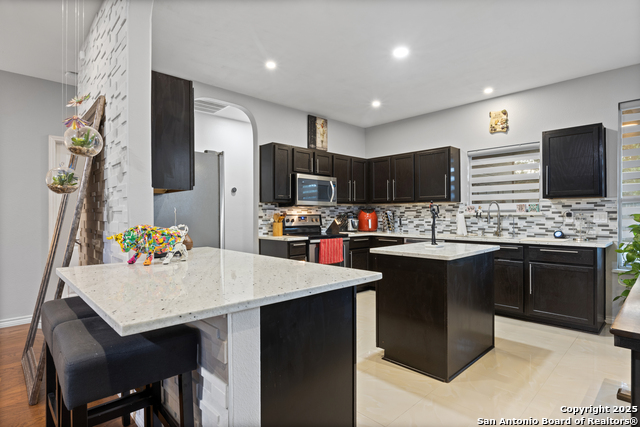 Listing photo id 4 for 5527 Arcadia Park