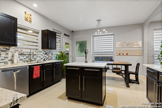 Listing photo id 6 for 5527 Arcadia Park