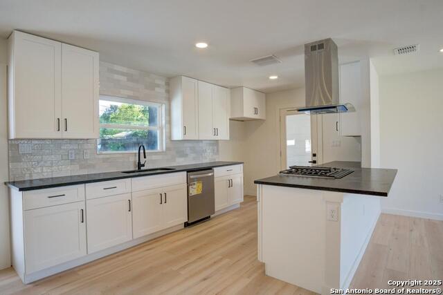 Listing photo id 8 for 1514 Arroya Vista