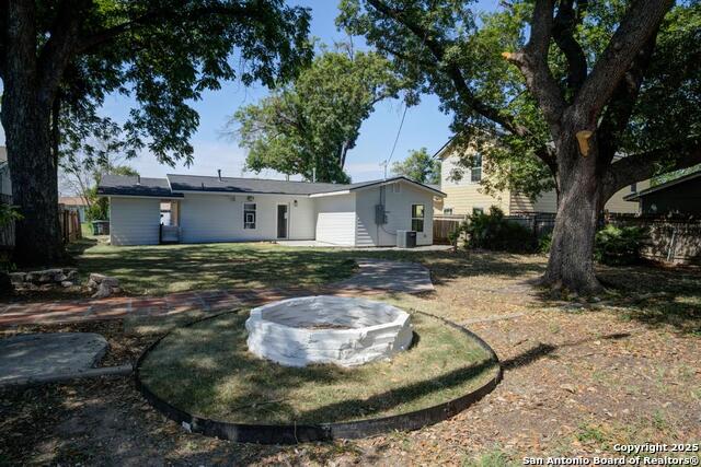 Listing photo id 23 for 1514 Arroya Vista