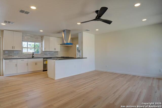 Listing photo id 4 for 1514 Arroya Vista