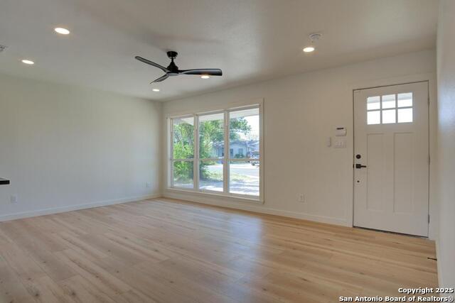 Listing photo id 7 for 1514 Arroya Vista