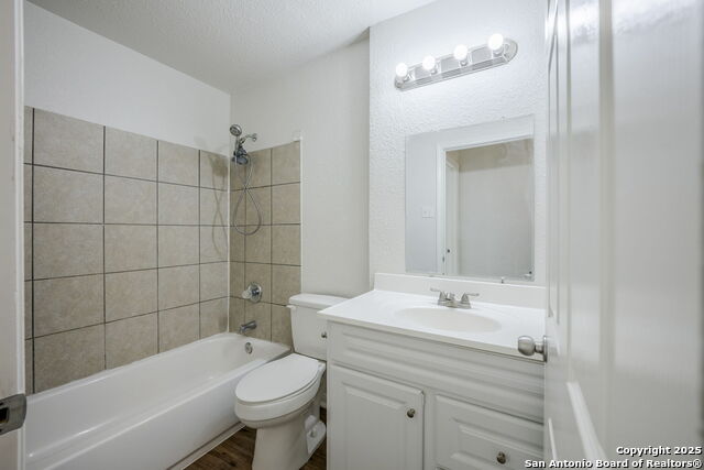 Listing photo id 18 for 526 Radiance