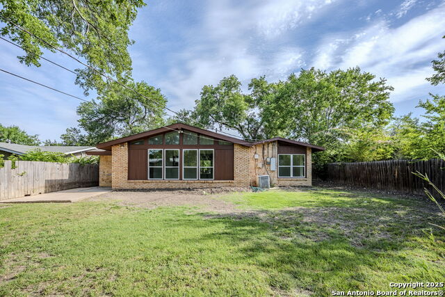 Listing photo id 23 for 526 Radiance