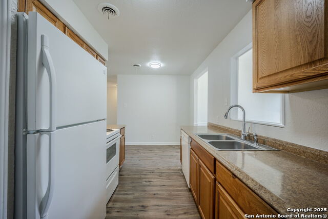Listing photo id 1 for 526 Radiance