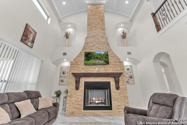 Image 8 of 48 For 1342 Freshwater Drive