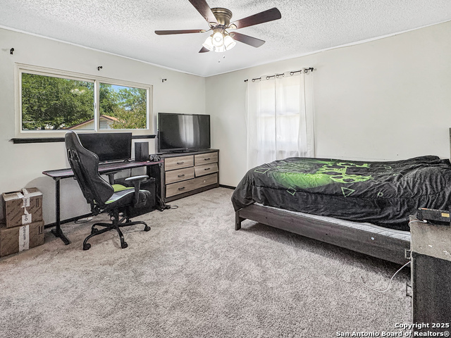 Listing photo id 19 for 13615 Scarsdale