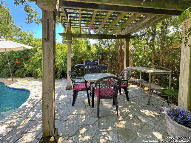 Listing photo id 22 for 13615 Scarsdale