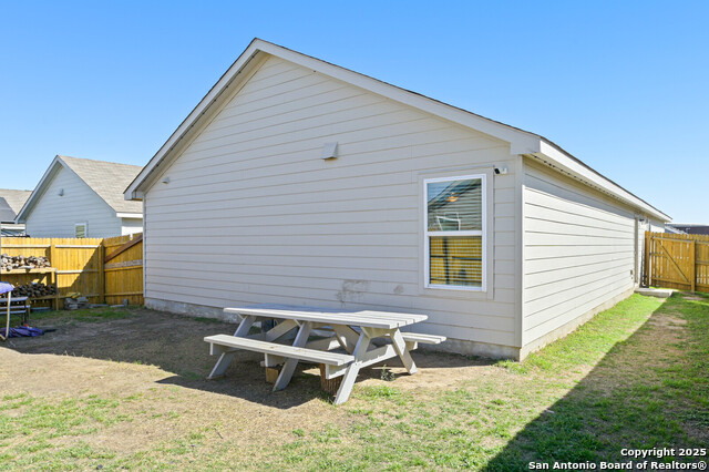 Listing photo id 17 for 8447 Cassia Cv