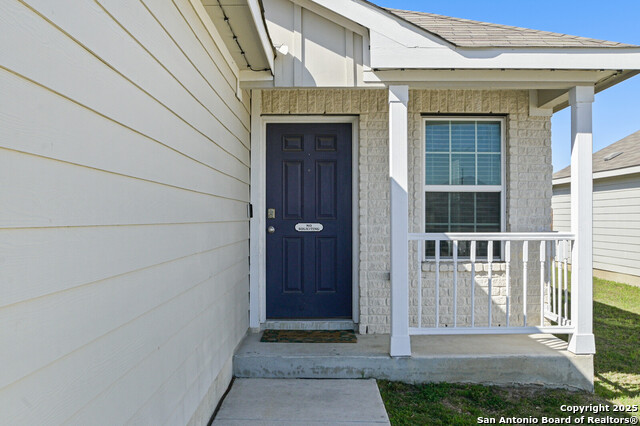 Listing photo id 1 for 8447 Cassia Cv