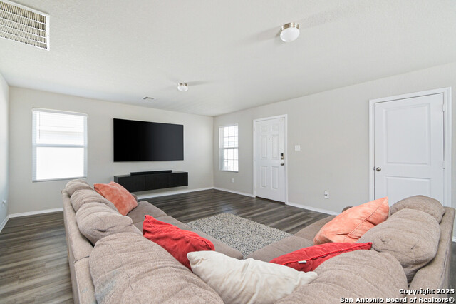 Listing photo id 2 for 8447 Cassia Cv