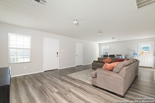 Listing photo id 4 for 8447 Cassia Cv