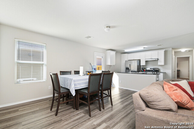 Listing photo id 7 for 8447 Cassia Cv