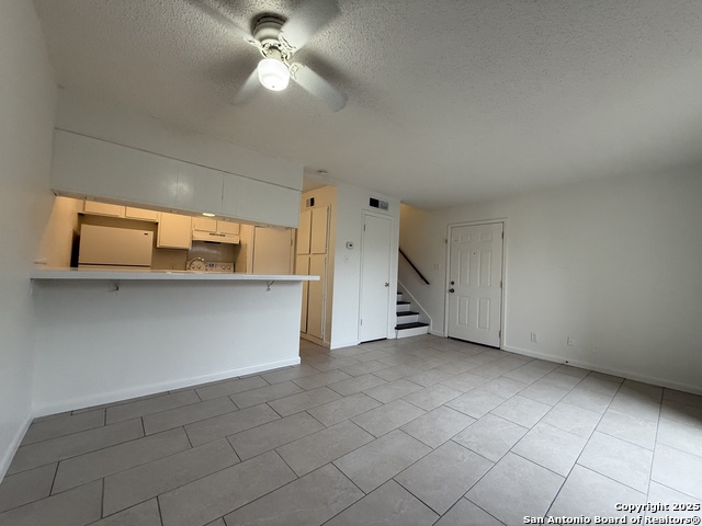 Image 3 of 9 For 223 Sprucewood  B