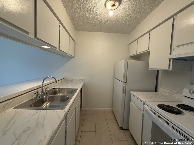 Image 4 of 9 For 223 Sprucewood  B
