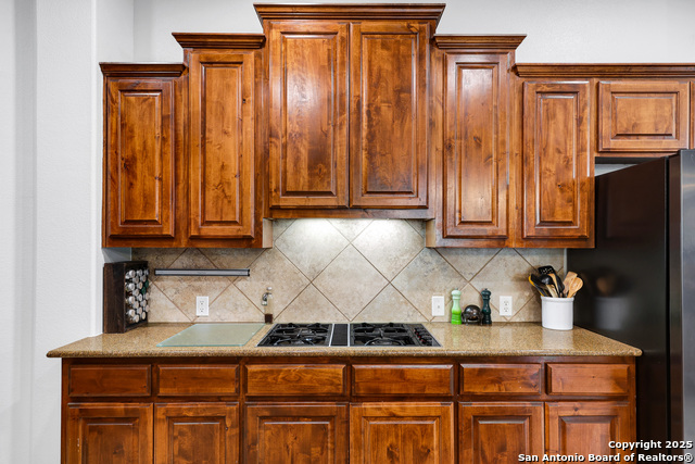 Image 16 of 49 For 9602 French Stone