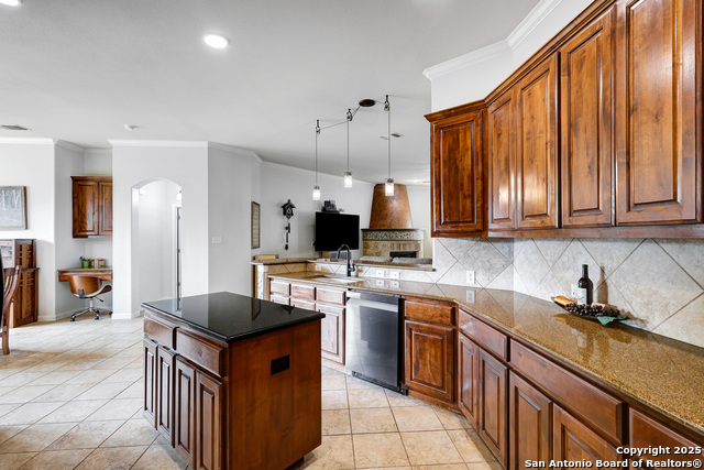 Image 17 of 49 For 9602 French Stone