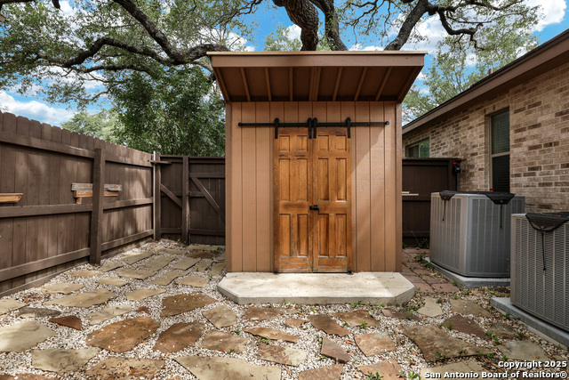 Image 39 of 49 For 9602 French Stone