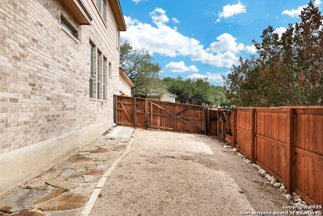 Image 40 of 49 For 9602 French Stone