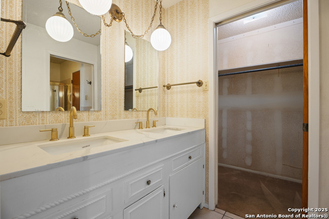 Listing photo id 12 for 8535 Norwich