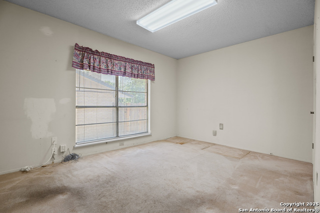 Listing photo id 14 for 8535 Norwich
