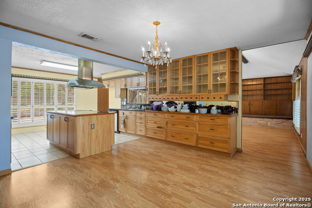 Listing photo id 6 for 8535 Norwich