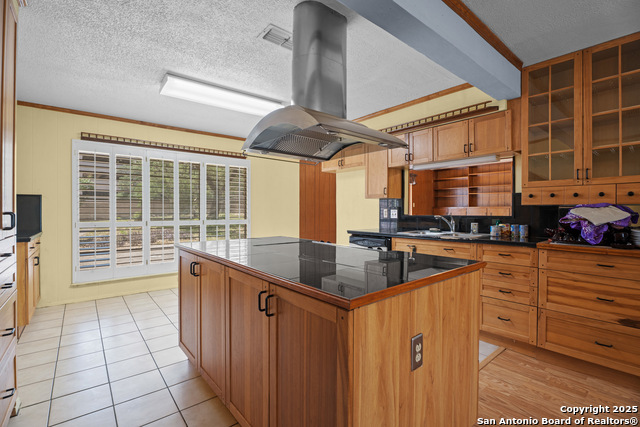 Listing photo id 7 for 8535 Norwich