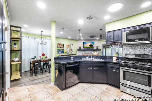 Image 12 of 46 For 5501 Merkens Dr