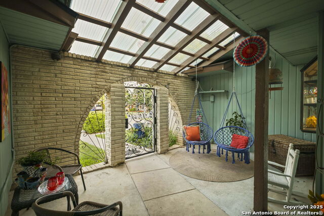 Image 7 of 46 For 5501 Merkens Dr