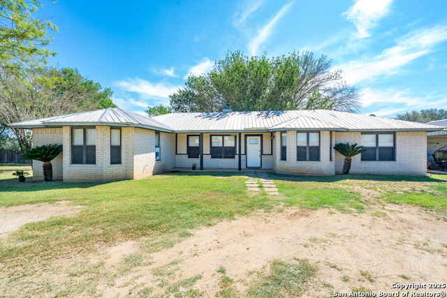Details for 8013 County Road 128, Floresville, TX 78114