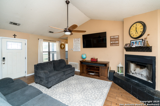 Listing photo id 8 for 8013 County Road 128