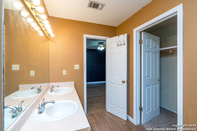 Listing photo id 19 for 8013 County Road 128