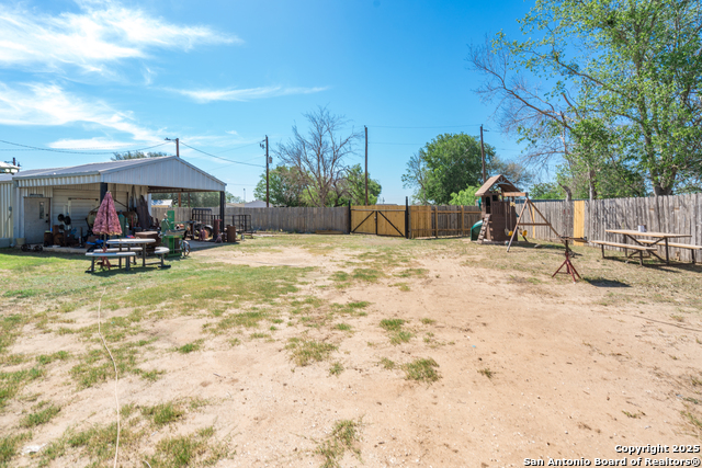 Listing photo id 38 for 8013 County Road 128