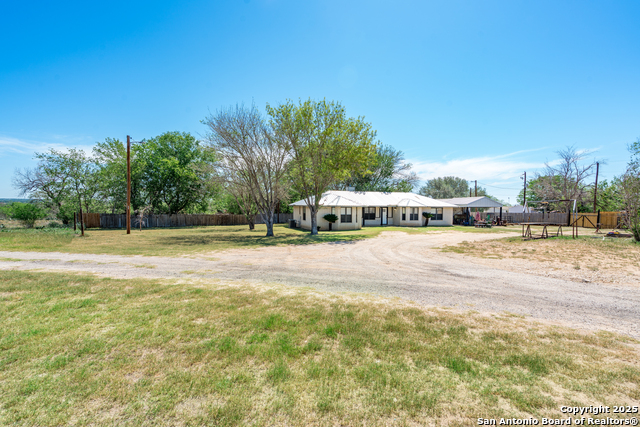Listing photo id 3 for 8013 County Road 128