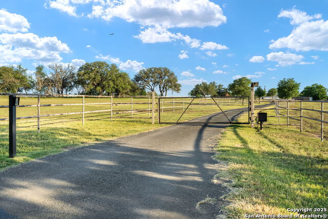 Image 4 of 42 For 25 Zoeller Ln.