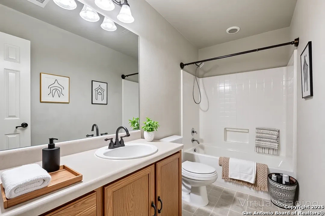 Image 14 of 16 For 9011 Acorn Forest Dr