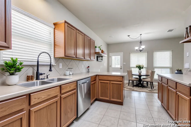 Image 5 of 16 For 9011 Acorn Forest Dr