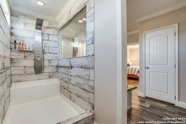 Image 31 of 50 For 6990 Elm Creek