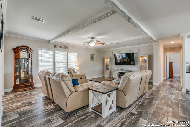 Image 7 of 50 For 6990 Elm Creek