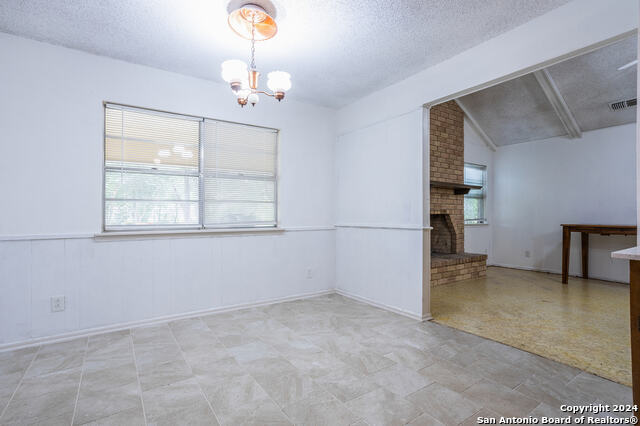 Listing photo id 12 for 10503 Luzon Dr