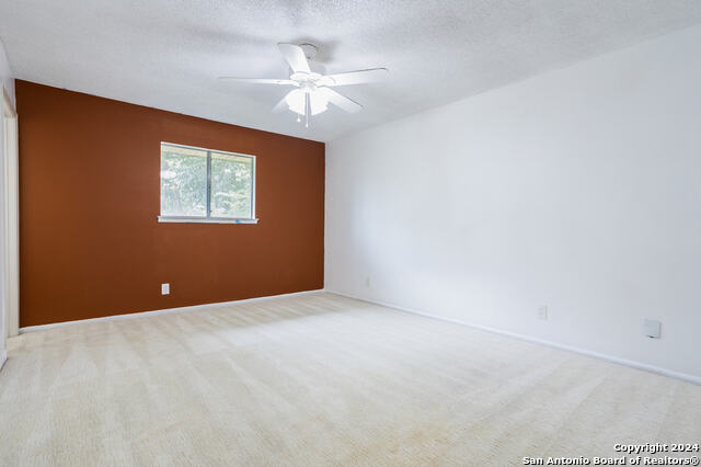 Listing photo id 19 for 10503 Luzon Dr