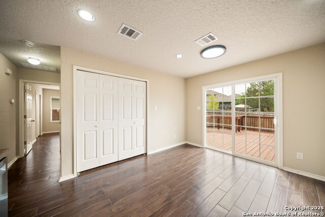 Listing photo id 10 for 10438 Sun Mill